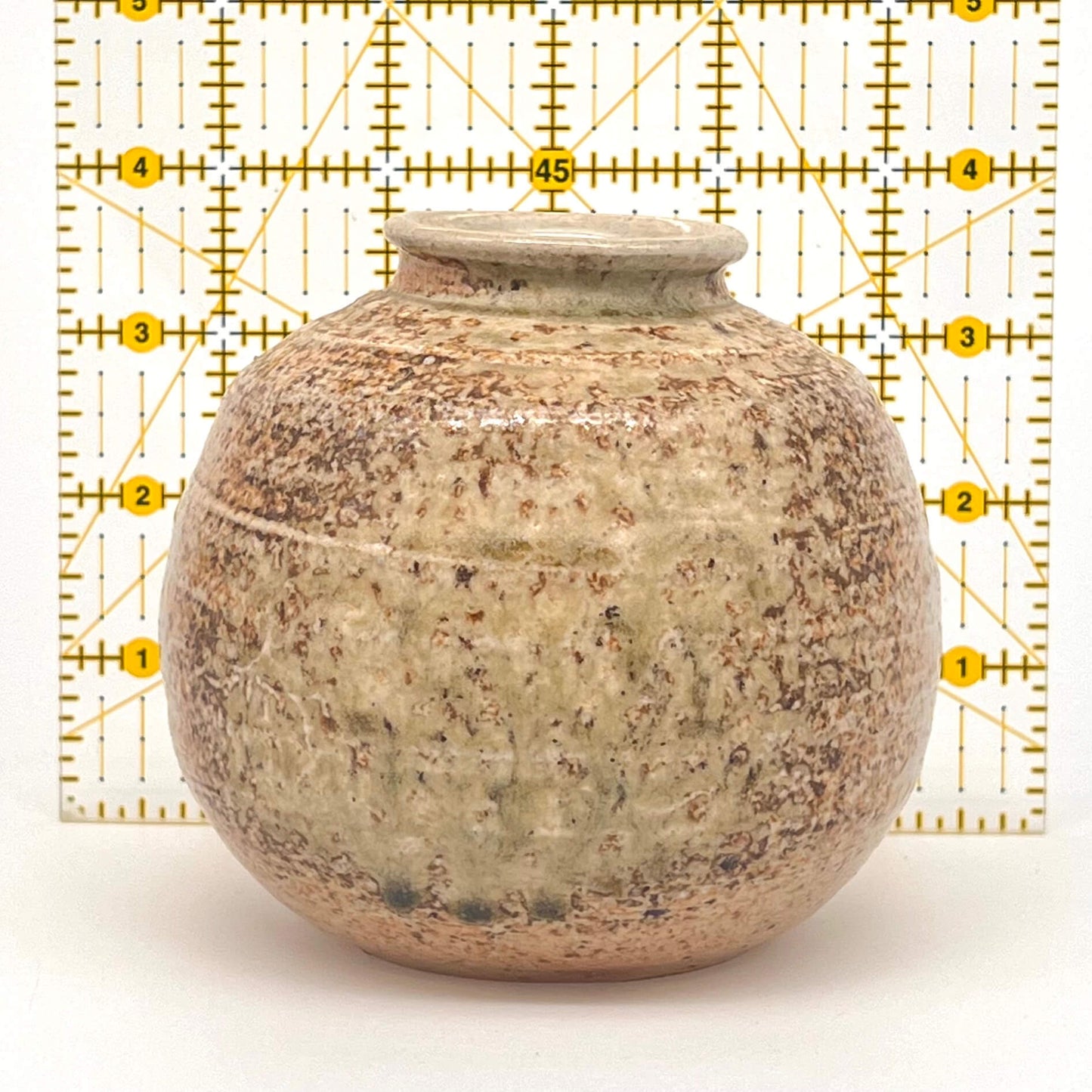 Medium vase