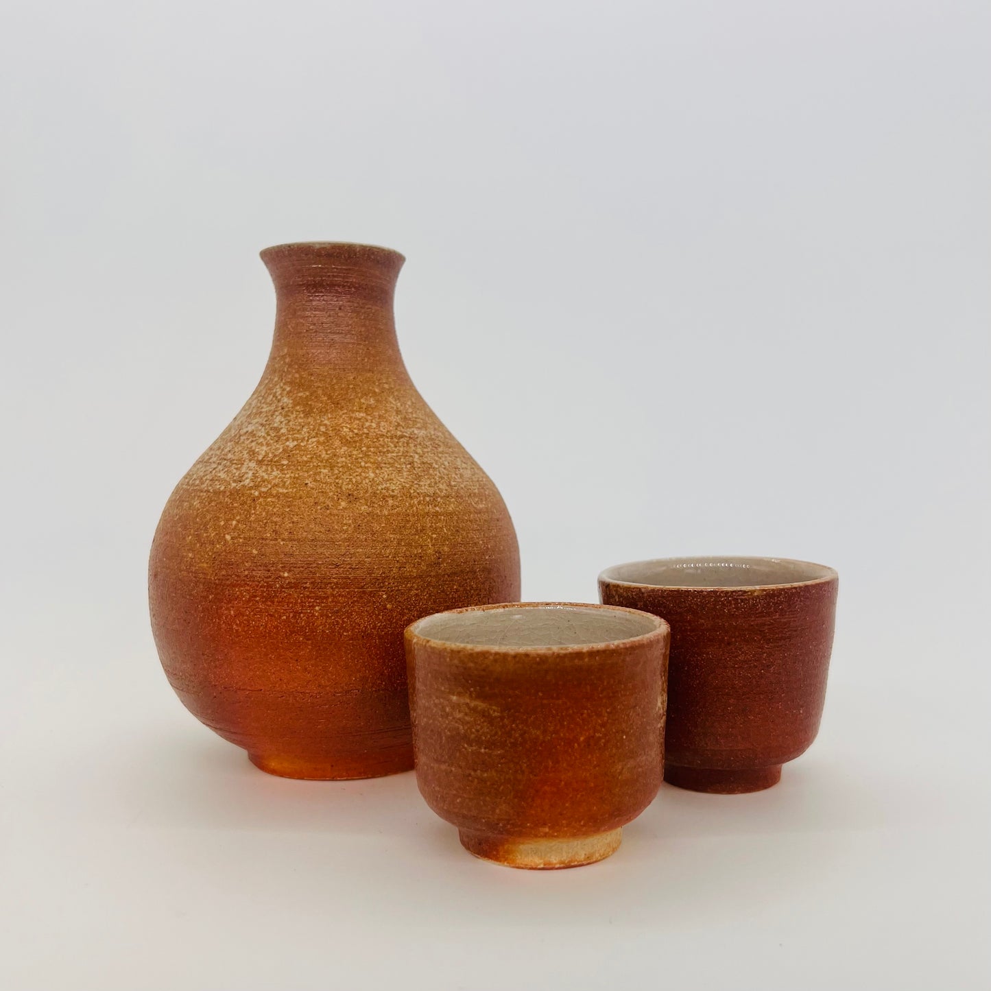 Sake bottle and cups set