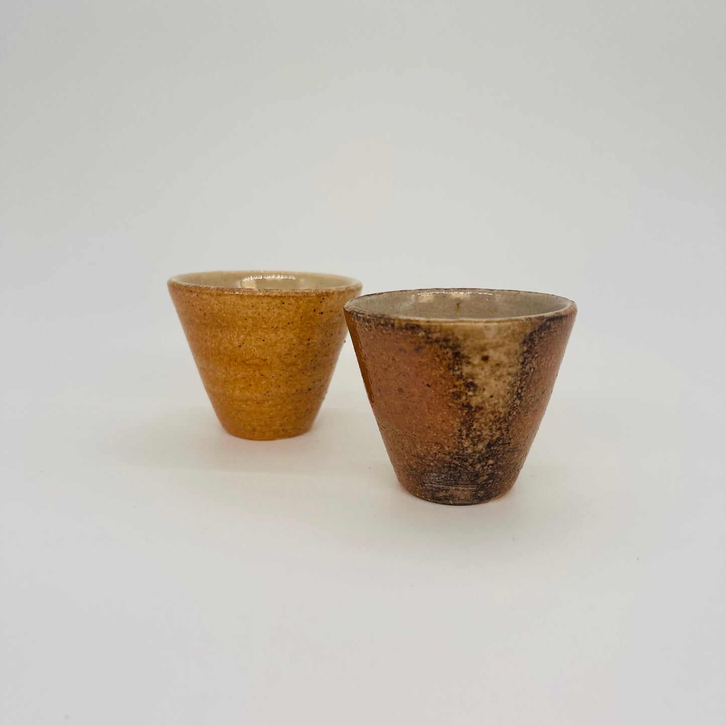 Sake bottle and cups set